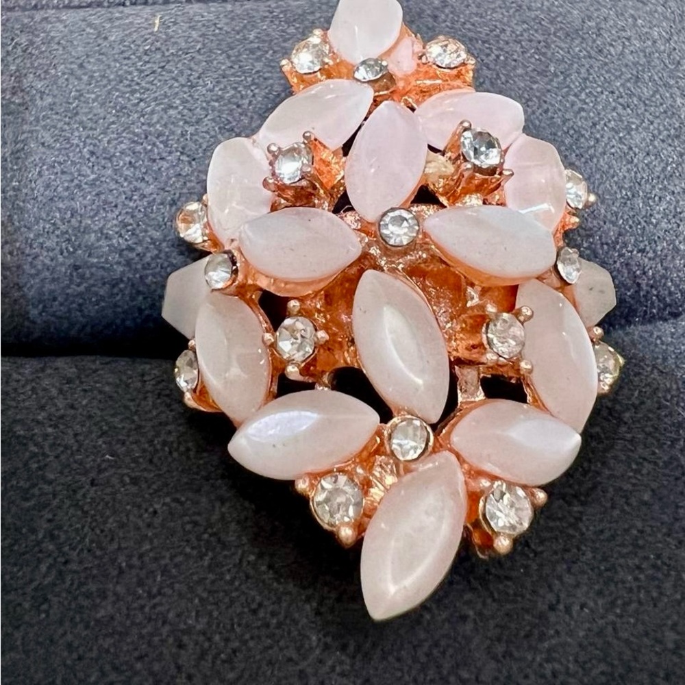 Stunning Pink and Gold Leaf Ring